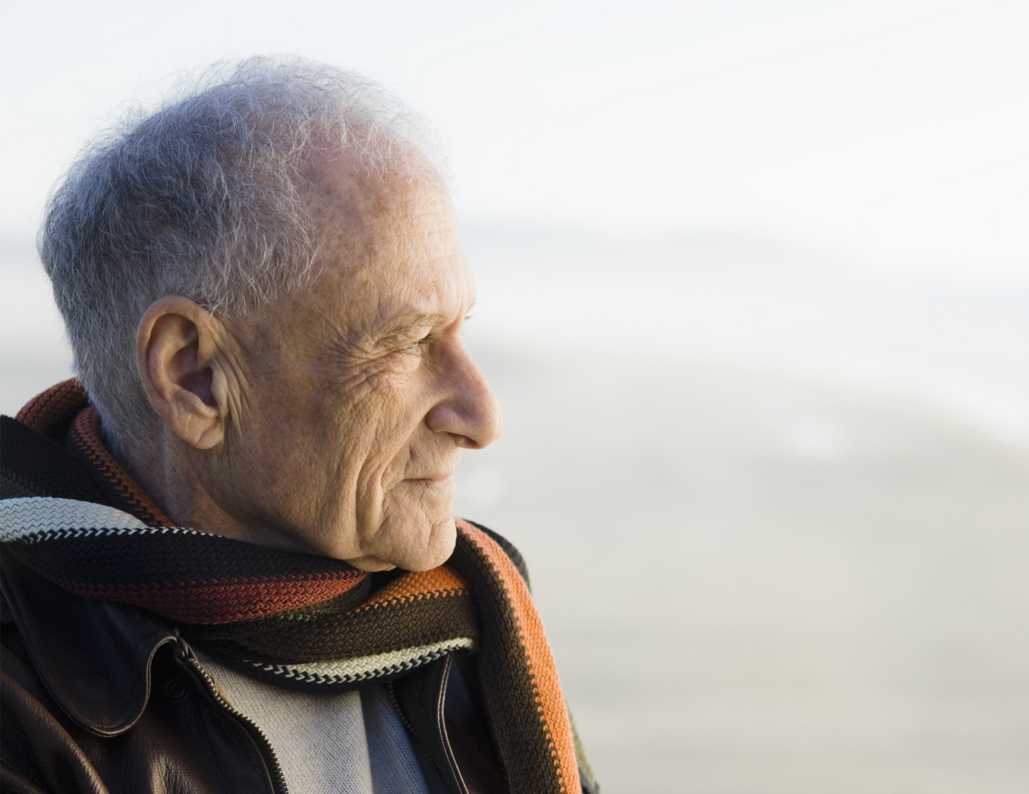 старый профиль. старый профиль зюся. люди разных возрастов фото чб. чб портрет мужчины. старушка в профиль портрет.